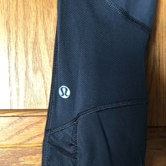 Lululemon Black Multi-Pocket Ankle Leggings - 4 - Picture 12 of 13